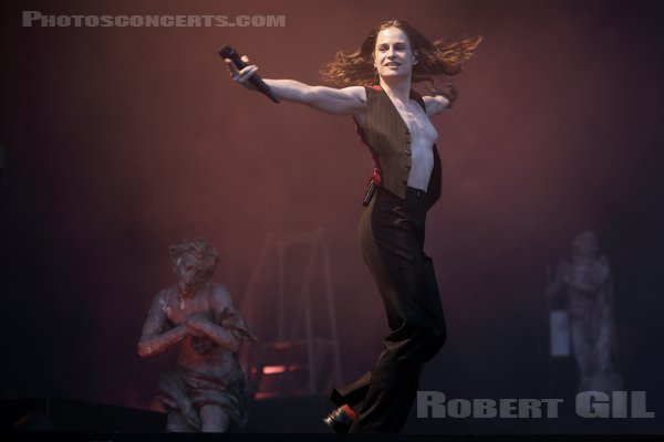 CHRISTINE AND THE QUEENS - 2023-08-25 - SAINT CLOUD - Domaine National - Grande Scene - Héloïse Adelaïde Letissier